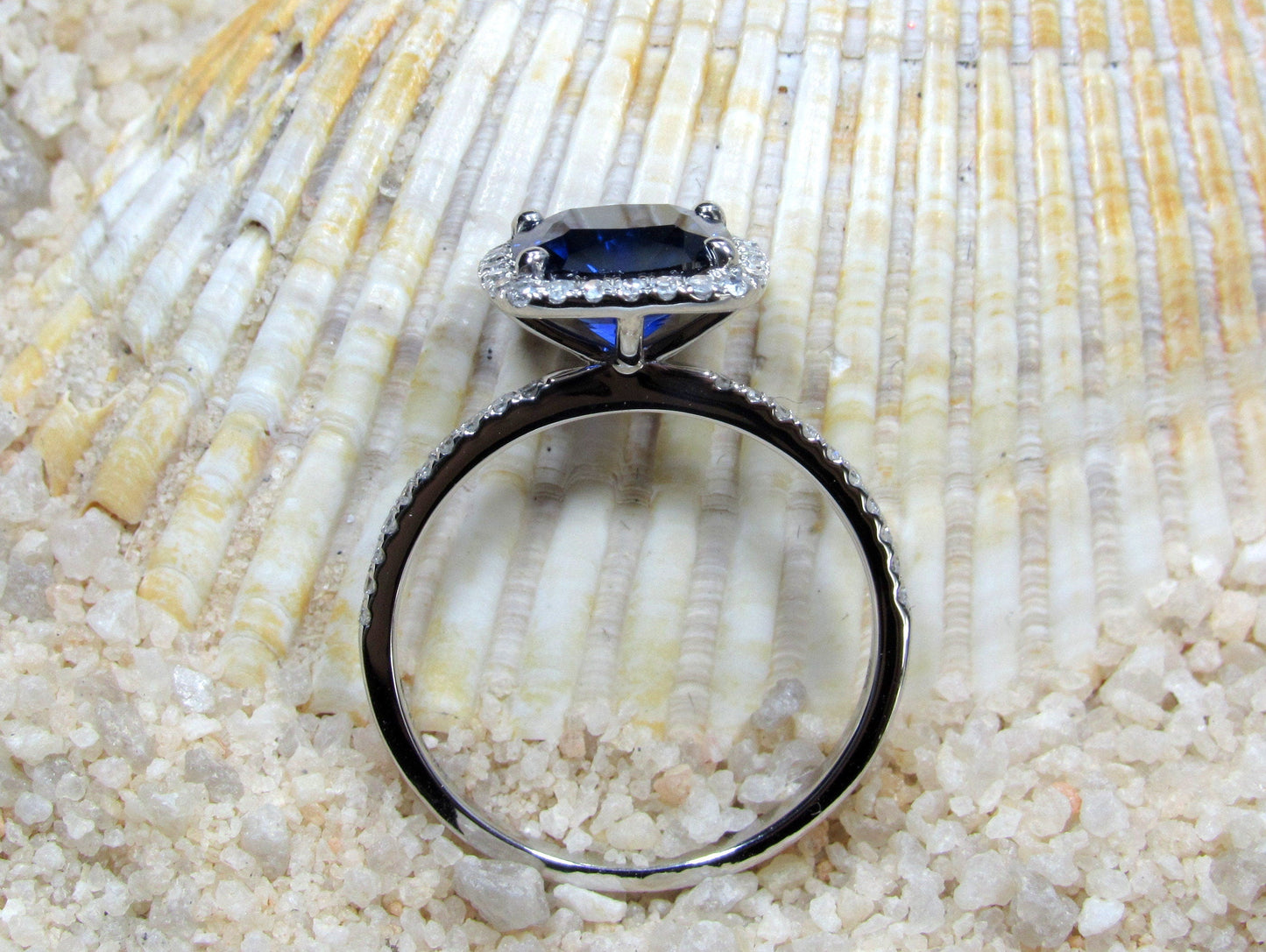 Blue Sapphire Engagement Ring, Cushion Halo Ring, Sapphire Engagement Ring, Blue Sapphire Ring, Cuscino, 2ct Ring 8mm BellaMoreDesign.com