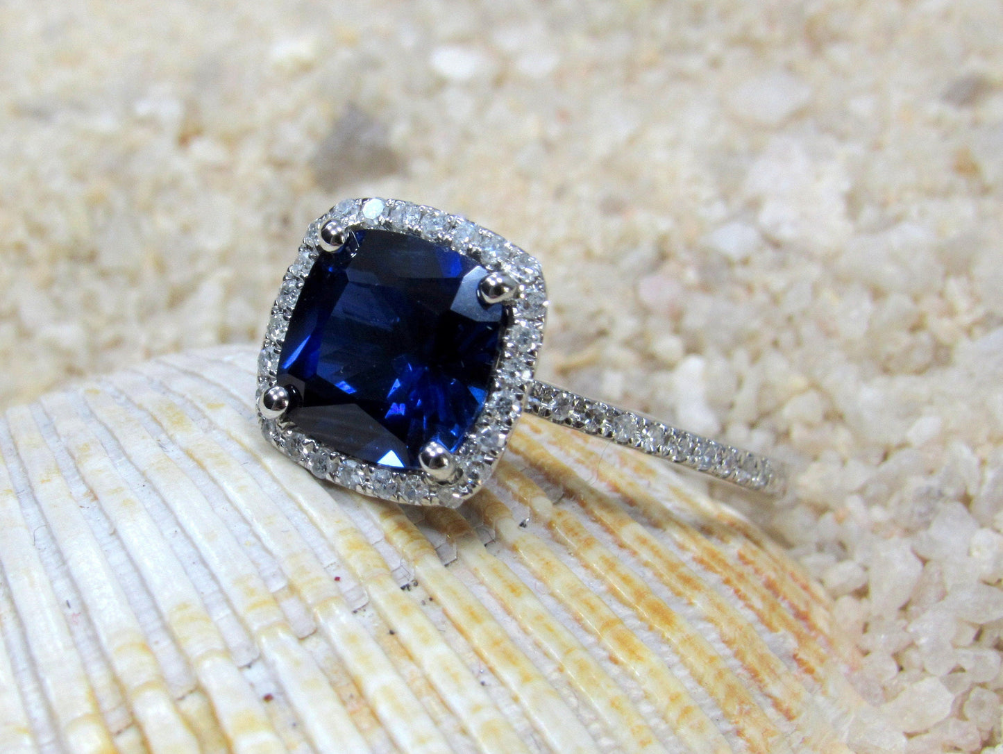 Blue Sapphire Engagement Ring, Cushion Halo Ring, Sapphire Engagement Ring, Blue Sapphire Ring, Cuscino, 2ct Ring 8mm BellaMoreDesign.com