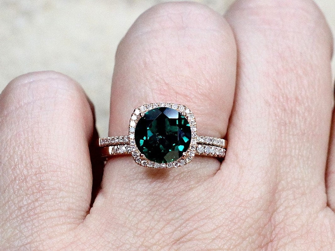 Emerald & Diamonds Engagement Ring Set, Cushion Halo, Wedding Band Set, Cuscino, 3ct, 8mm, Bridal Set, Promise Ring, Gift For Her BellaMoreDesign.com