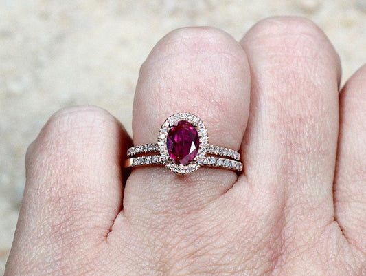 2ct Ovale Medio 8x6mm Ruby & Diamonds Oval Halo Engagement Ring Set BellaMoreDesign.com