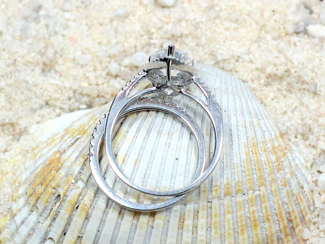 White Sapphire Engagement Ring Set,Diamond Pear Halo,Wedding Band Set,Goccia,2.5ct Ring,White-Yellow-Rose Gold-10k-14k-18k-Platinum BellaMoreDesign.com